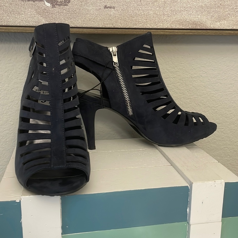 Nine West Heels size 9.5 NWT
